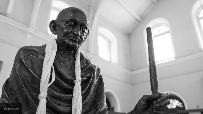 Махатма Ганди - Прах Ганди украли в Индии в день празднования его 150-летия - nation-news.ru - Индия