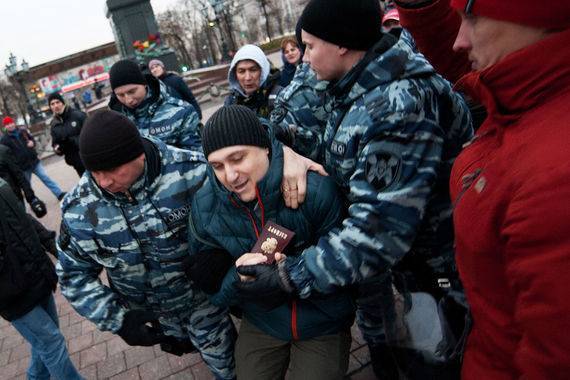 В Ростове двух активистов приговорили к колонии строгого режима за митинг - vedomosti.ru