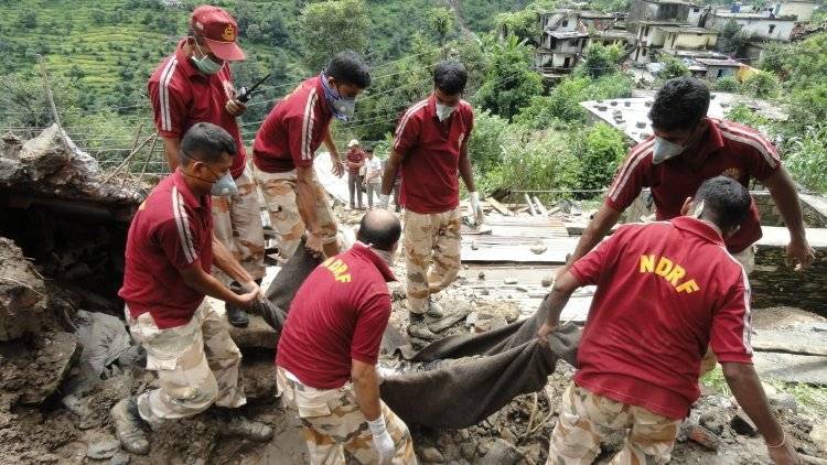 Более 70 человек погибли от наводнений в Индии - polit.info
