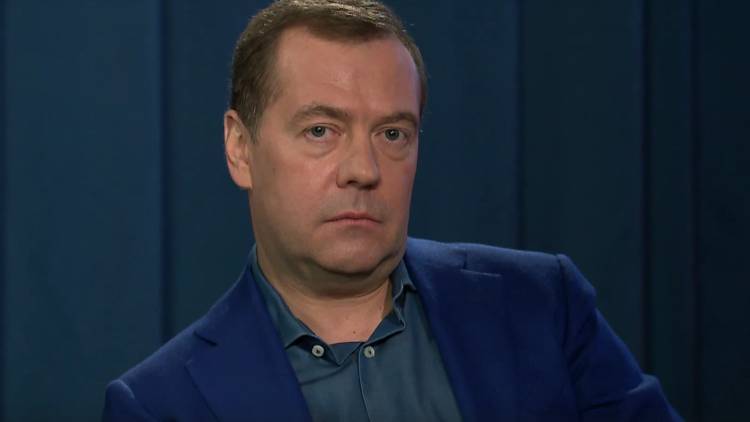 Дональд Трамп - Дмитрий Медведев - Сергей Брилев - Трамп - Медведев заявил, что возможный импичмент Трампа – это внутреннее дело США - polit.info - Россия - США