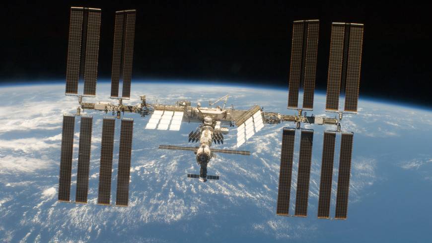Эндрю Морган - Кристина Кук - Астронавты МКС вышли в открытый космос для замены солнечных батарей - mir24.tv - США