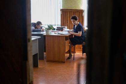 Алена Аршинова - Госдума рассмотрит законопроект о разгрузке учителей - lenta.ru - Россия