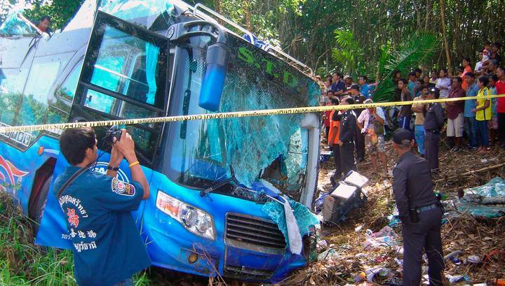 В Таиланде разбился автобус, перевозивший студентов - vesti.ru - Бангкок - Thailand