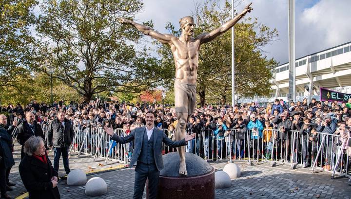 Златана Ибрагимовича - "Это символ мотивации": статуя Ибрагимовича презентована в Мальме - vesti.ru - Швеция - Лос-Анджелес - Мальме