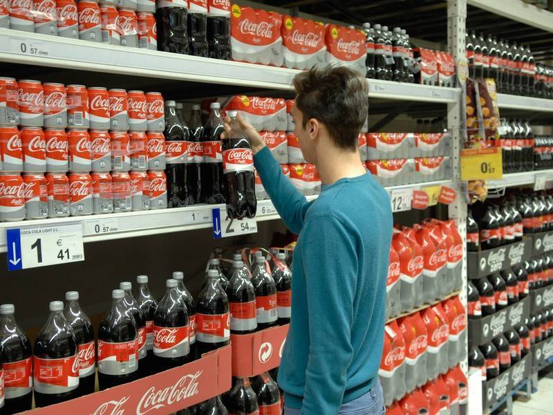 Coca-cola занимает первую строчку среди пластиковых загрязнителей мира - news.ru