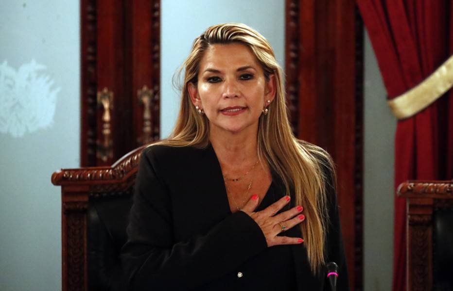Аньес Жанин - Сенатор Аньес объявила себя исполняющим обязанности президента Боливии - m24.ru - Боливия