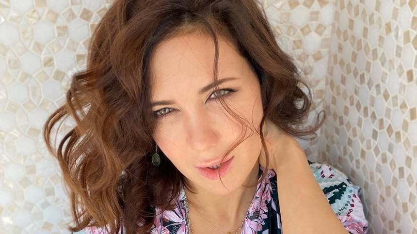 Екатерина Климова - «Афродита!» Екатерина Климова в воздушном платье устроила фотосессию в воде - 5-tv.ru - Израиль
