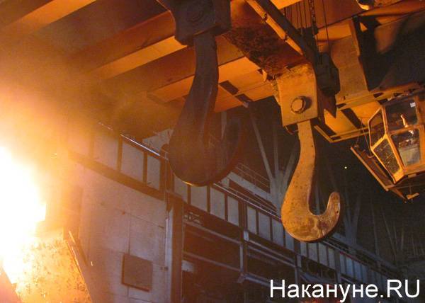 На Нижнетагильском металлургическом комбинате тяжелый рельс проломил голову рабочему - nakanune.ru