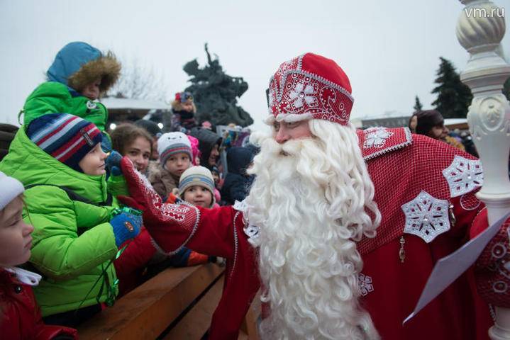 Дед Мороз - Юным москвичам подарят билеты на елку за лучшие поздравления Деду Морозу - vm.ru