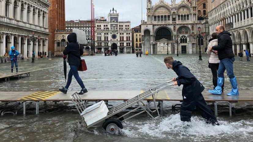 В Венеции оценили ущерб городу от наводнения - russian.rt.com - Италия - Венеции