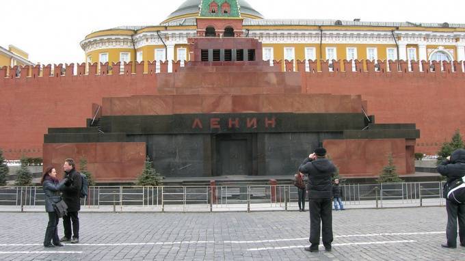 Тело Ленина предлагают перенести из Мавзолея в один из музеев Петербурга - piter.tv - Китай - Санкт-Петербург - Вьетнам