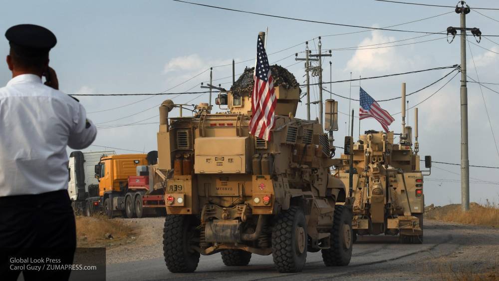 США грузовиками вывозят боеприпасы с авиабазы в сирийском Кобани - newinform.com - США - Сирия - Кобань