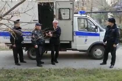 Россиянин напал с ножом на игравших на детской площадке мальчиков - lenta.ru - Россия - Ставрополье - Нефтекумск