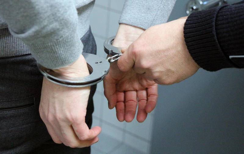 Майора полиции задержали при получении взятки в центре Москвы - vm.ru - Москва - Россия - округ Юго-Западный
