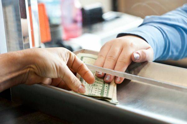 Денежные переводы от физических лиц за рубеж из России упали на 22% - eadaily.com - Россия