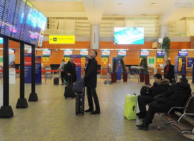 Почти 20 рейсов отменили и задержали в аэропортах Москвы - vm.ru