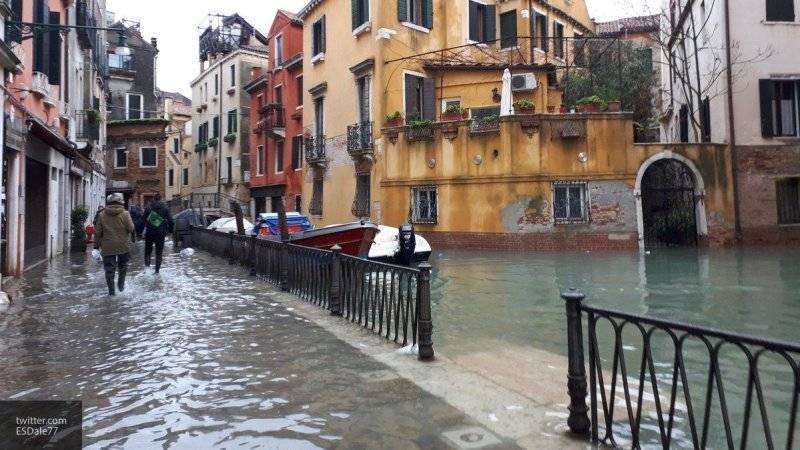 Новый пик наводнения ожидается в Венеции 17 ноября в районе полудня - nation-news.ru - Венеции
