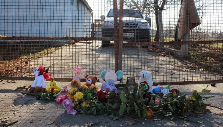 С убитой пятилетней девочкой пришел проститься почти весь район - vesti.ru - Крым - район Раздольненский