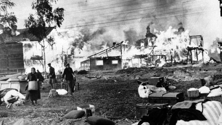 Зоя Космодемьянская - Сергей Баймухаметов - 17 ноября 1941 года Сталин приказал сжигать дотла свои же деревни - newizv.ru