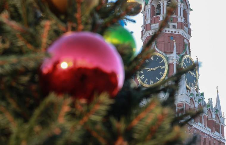На Красной площади начали устанавливать новогоднюю ёлку - news.ru - Московская обл.