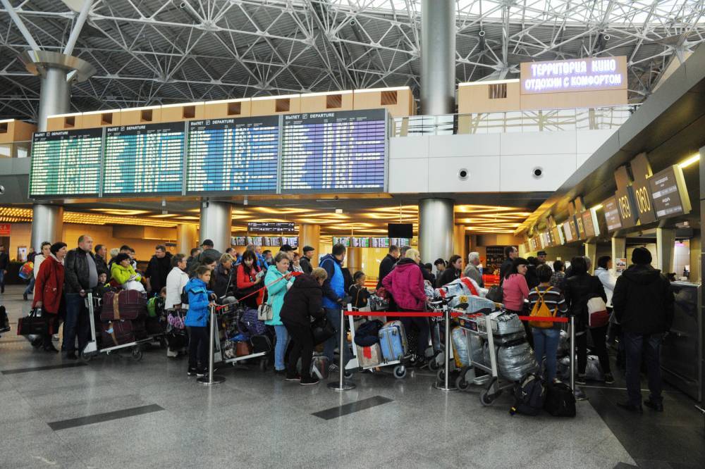 Более 50 рейсов отменили и задержали в аэропортах Москвы - vm.ru