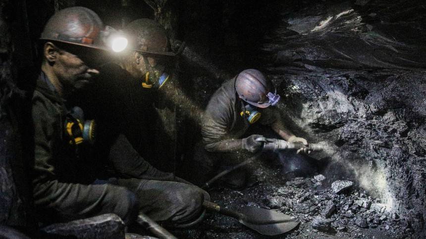Срочная эвакуация горняков из шахты проходит под Кемерово - 5-tv.ru - Кемерово - район Кузбасса