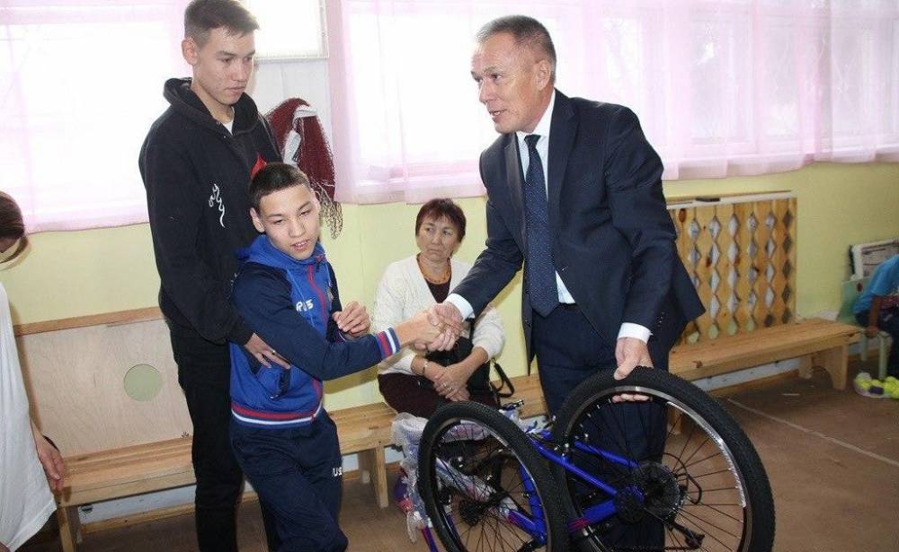 Мама ребенка с ДЦП, которому башкирский чиновник подарил велосипед, прокомментировала реакцию семьи - readovka.news - Башкирия