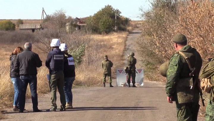 Андрей Загороднюк - Украина отложила разведение сил в Луганской области из-за продолжающихся обстрелов - theins.ru - Украина - Луганская обл. - Петровск