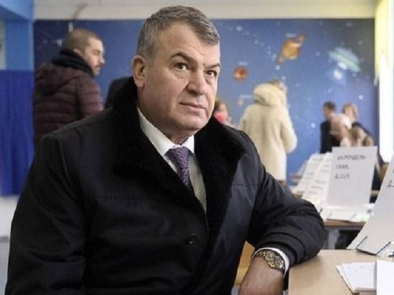 Сердюков и Васильева поделили знаменитую 15-комнатную квартиру - news.ru