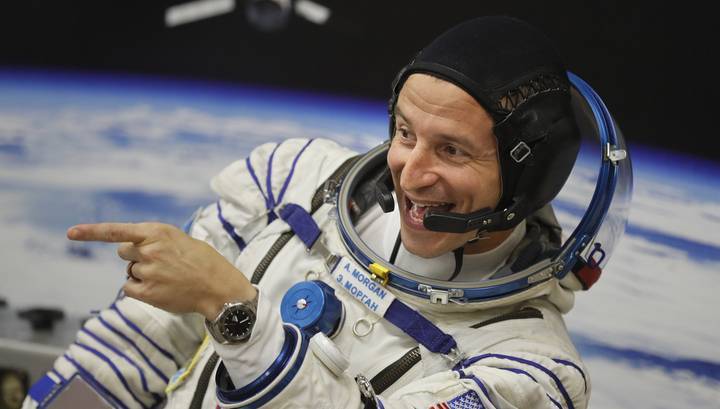 Эндрю Морган - Американский астронавт Морган промочил ноги в открытом космосе - vesti.ru - Россия
