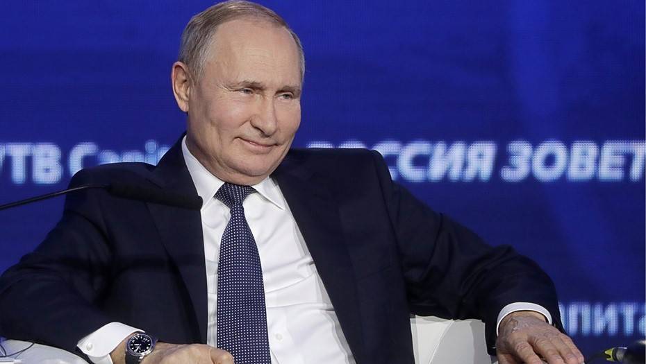 Владимир Путин - Андрей Костин - "Нас загнали на панель". Путин пошутил на форуме "Россия зовет!" - dp.ru - Россия