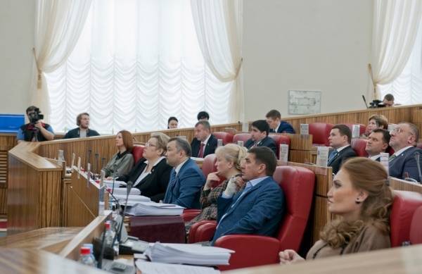 На Ямале принят бездефицитный бюджет на трехлетку - nakanune.ru