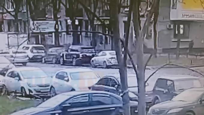 Ford Mondeo - Видео: на улице Ленсовета произошло ДТП из-за невнимательного водителя - piter.tv - Зеленогорск