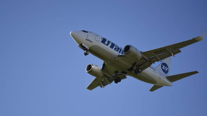 Самолет авиакомпании Utair повредил шасси при посадке во Внуково - piter.tv - Махачкала