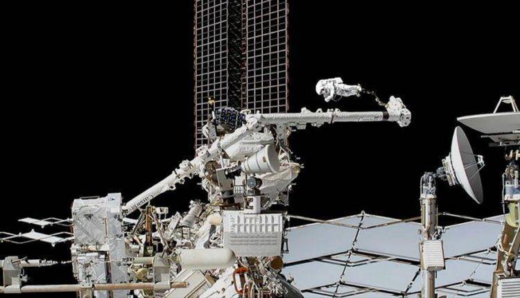 Лука Пармитано - Эндрю Морган - Астронавты NASA завершили второй этап ремонта спектрометра на МКС - newtvnews.ru - США