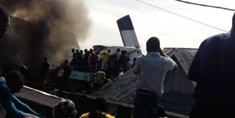 В Конго пассажирский самолет упал на жилые дома. По меньшей мере 18 человек погибли - theins.ru - Конго - Гома