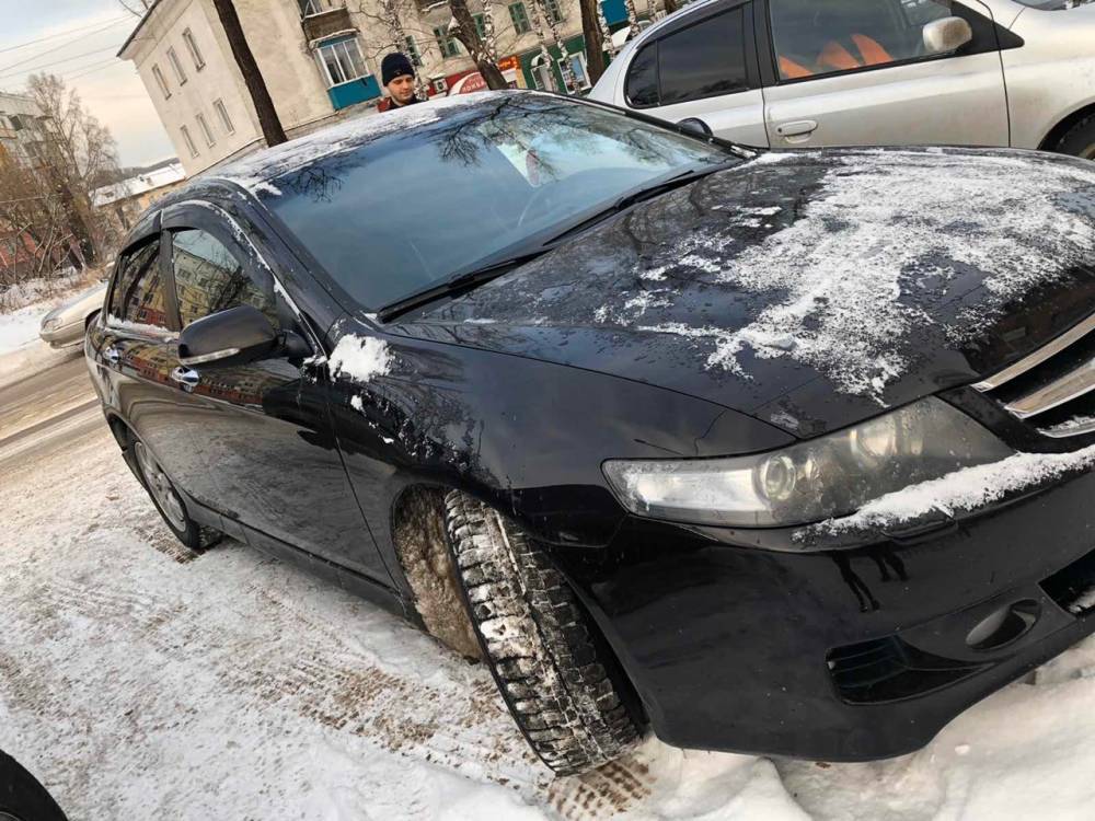 Нечаянно помог: в Кузбассе сын приехал к судебным приставам на машине отца-должника - gazeta.a42.ru - район Новокузнецка