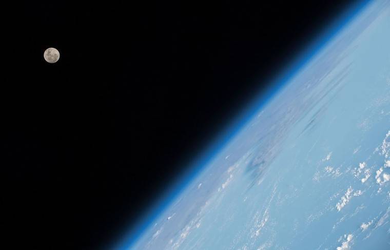 Александр Блошенко - Телескопы для отслеживания опасных для Земли комет появятся на Луне - news.ru