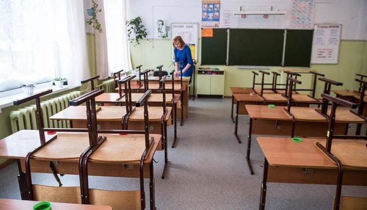 В якутском Верхоянске отменили занятия в школах из-за 52-градусного мороза - newtvnews.ru - респ. Саха - Верхоянск