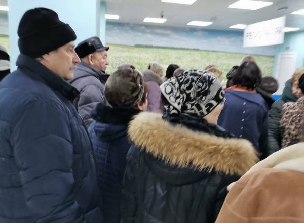 Сбой в расписании парализовал работу районной больницы Надыма – в регистратуре были огромные очереди - nakanune.ru