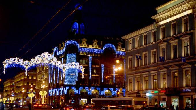 В преддверии Нового года Невский проспект закроют для проезда 31 декабря в 21:00 - piter.tv - Санкт-Петербург