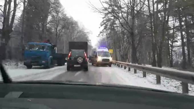 Водитель и пассажир пострадали в тройном ДТП на Приморском шоссе - piter.tv - Санкт-Петербург - р-н Приморский