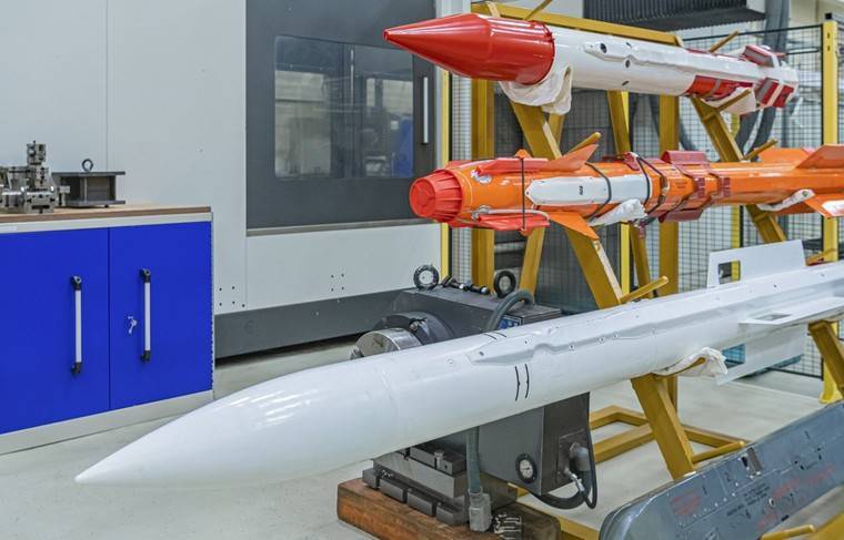СМИ США заинтересовались загадочной российской ракетой «воздух-воздух» - news.ru - Россия - США