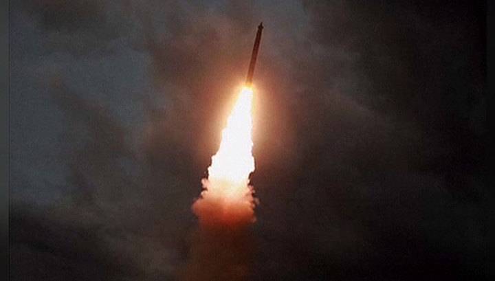 Синдзо Абэ - Таро Коно - Северокорейские ракеты пролетели почти 400 километров - vesti.ru - КНДР - Япония