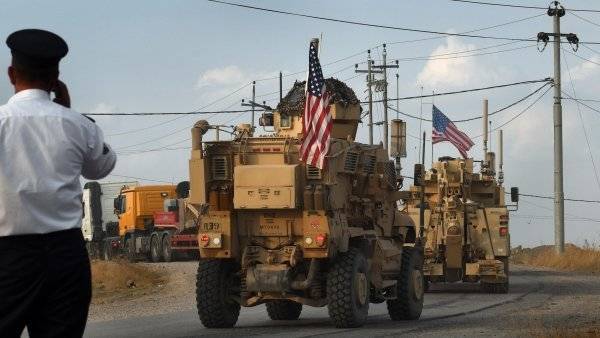 Колонна бронетехники США отправилась в Румейлан для охраны захваченной в Сирии нефти - inforeactor.ru - США - Сирия - провинция Дейр-Эз-Зор