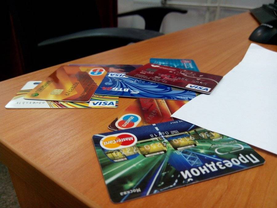 Психолог объяснила, как правильно отвечать на обвинение в краже денег с карты - m24.ru