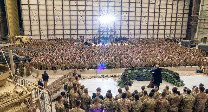 Дональд Трамп - Владимир Брутер - Зачем Трамп прилетал к военным в Афганистан на самом деле - polit.info - США - Афганистан