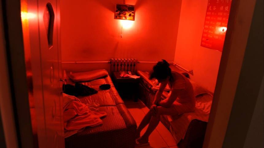 Наркопритон, где развращали несовершеннолетних девочек, раскрыли в Москве - 5-tv.ru - Москва - район Басманное