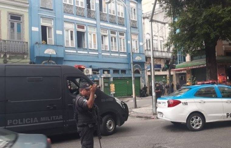Мужчина взял в заложники посетителей бара в Рио-де-Жанейро - news.ru - Нападение
