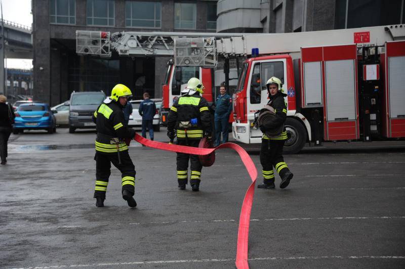 Пожар произошел на территории промзоны в Москве - vm.ru - Москва - Россия